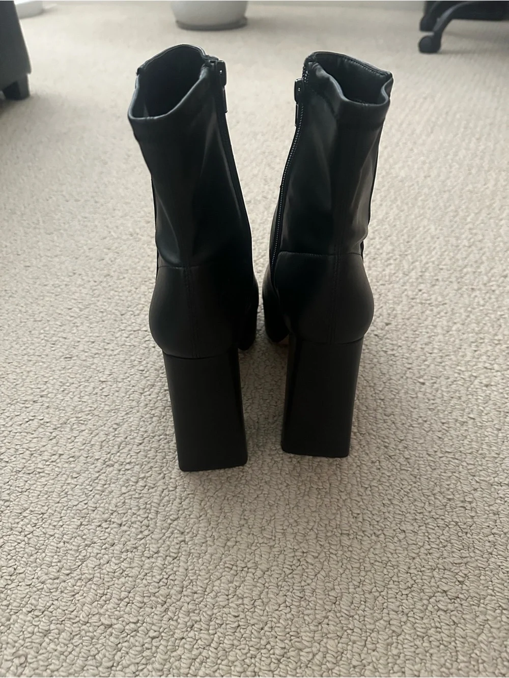Aldo Black Platform Ankle Boots - Sleek Women's Fashion Boot